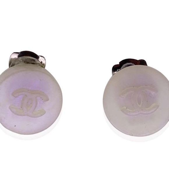 Chanel Iridescent Clip On Earrings with box 100% authentic - Picture 1 of 7